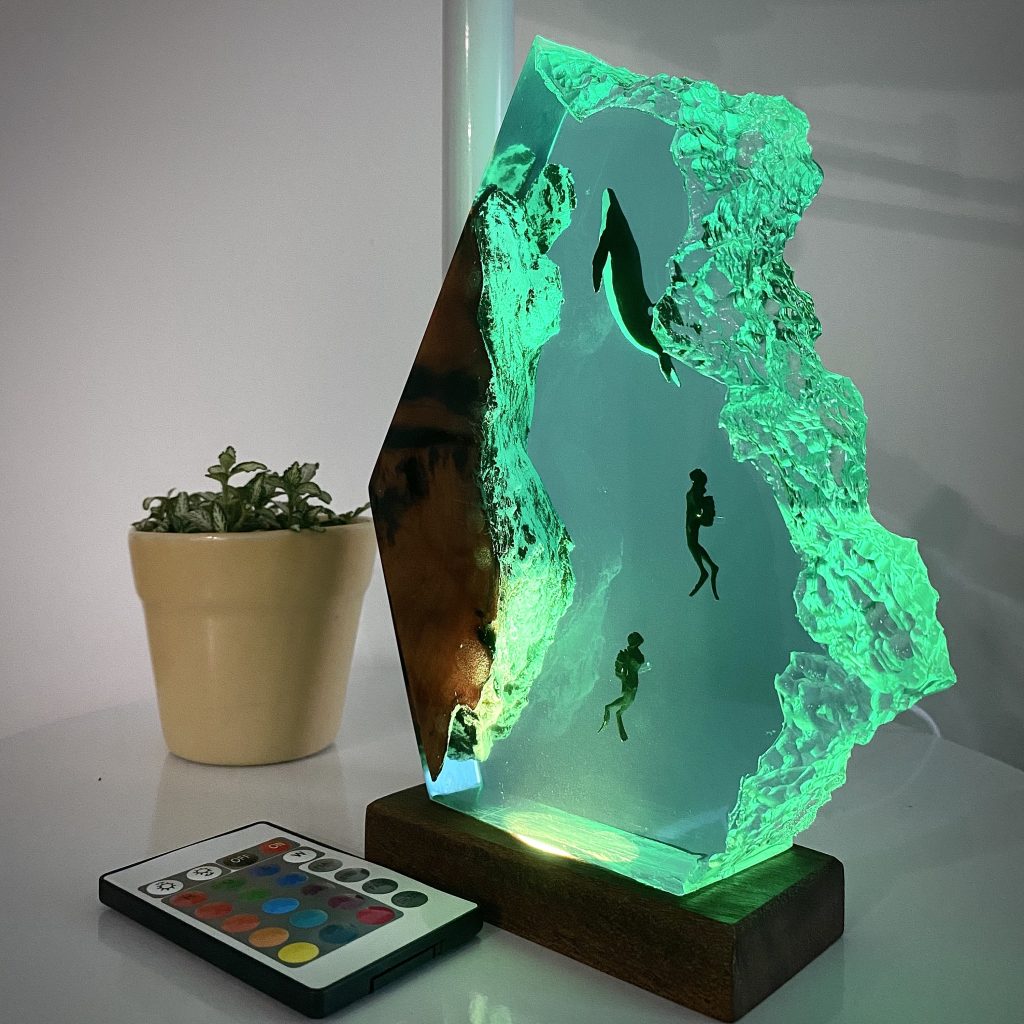 Epoxy Resin Ocean Lamp - Humpback and Couple Diver Night light - Deep Blue Sea - Diver Chasing Whales - Unique Summer Gift