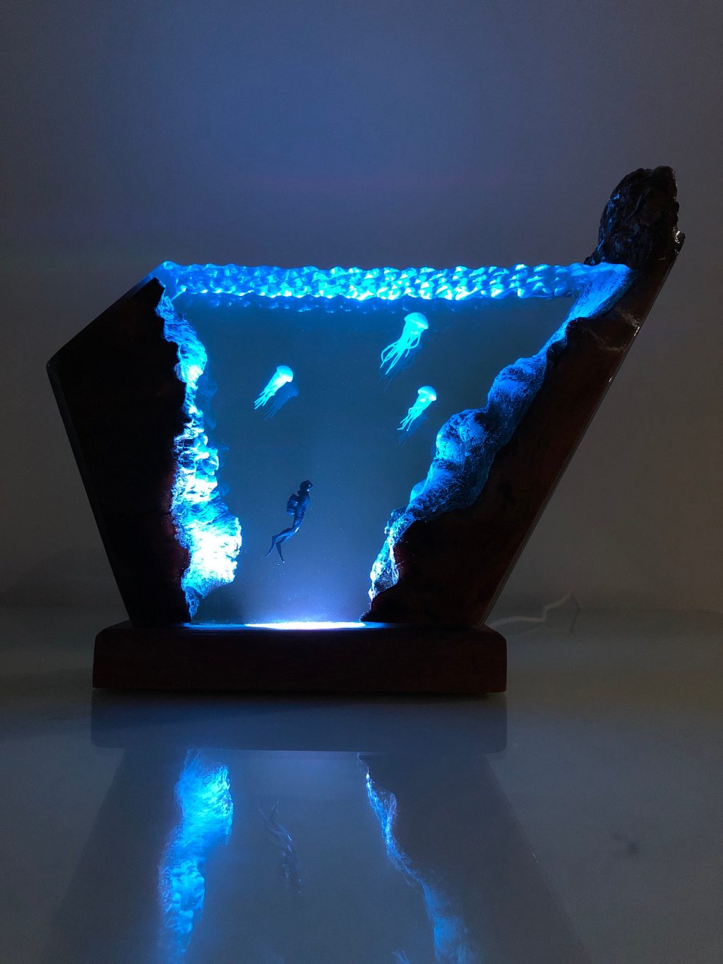 Jellyfish and Diver Epoxy Resin Wood Night light- Ocean Art Epoxy Resin- Home decor unique gift- Christmas Gift for your Love