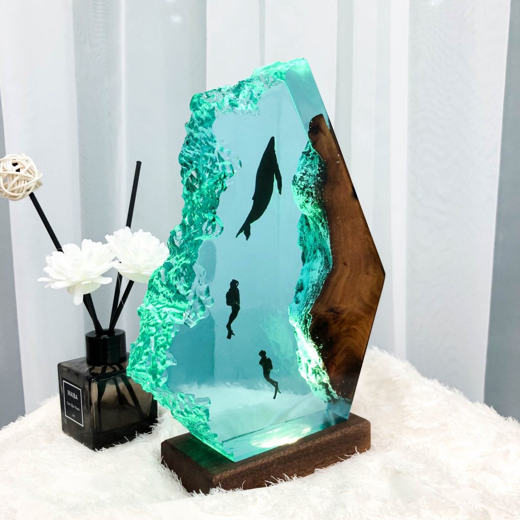 Humpback whale and Couple Diver Night light, Epoxy Resin Wood lamp, Scuba diving, Free diving, Marine Resin Lamp, Home decor Christmas gift
