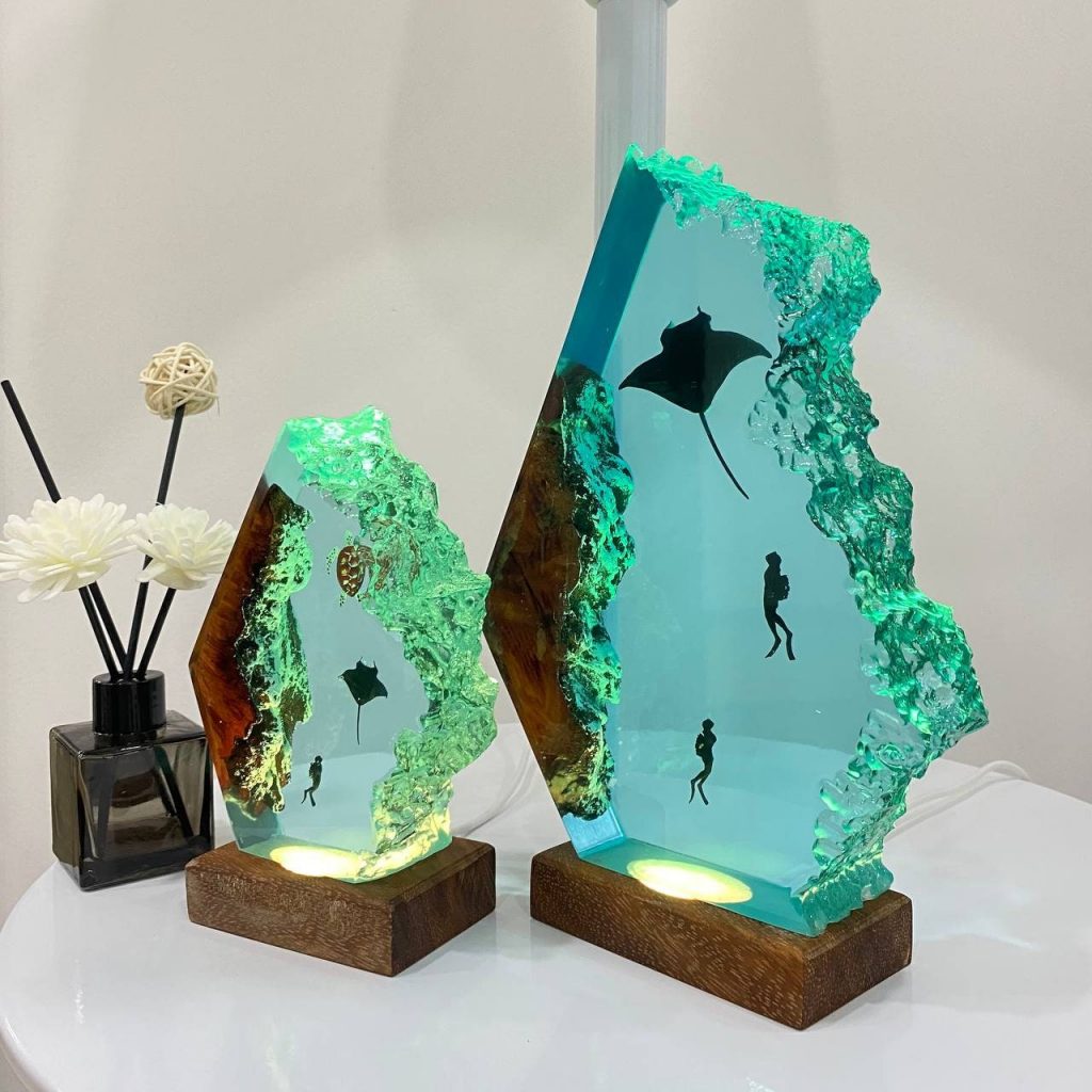 Manta Rays and Couple Diver Night light-Epoxy Resin Ocean Lamp-Deep Blue Sea - Diver Chasing Manta Rays, Turtle - Home decor Christmas gift