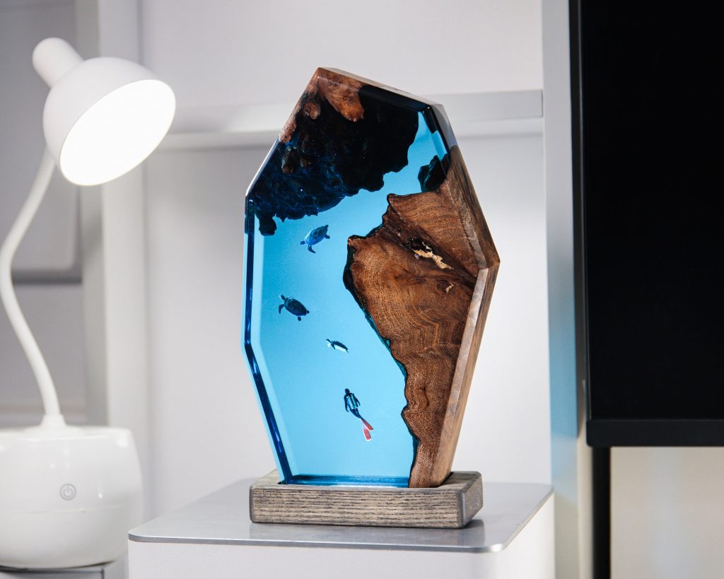 Polyon Deep Turtle Epoxy Resin Lamp