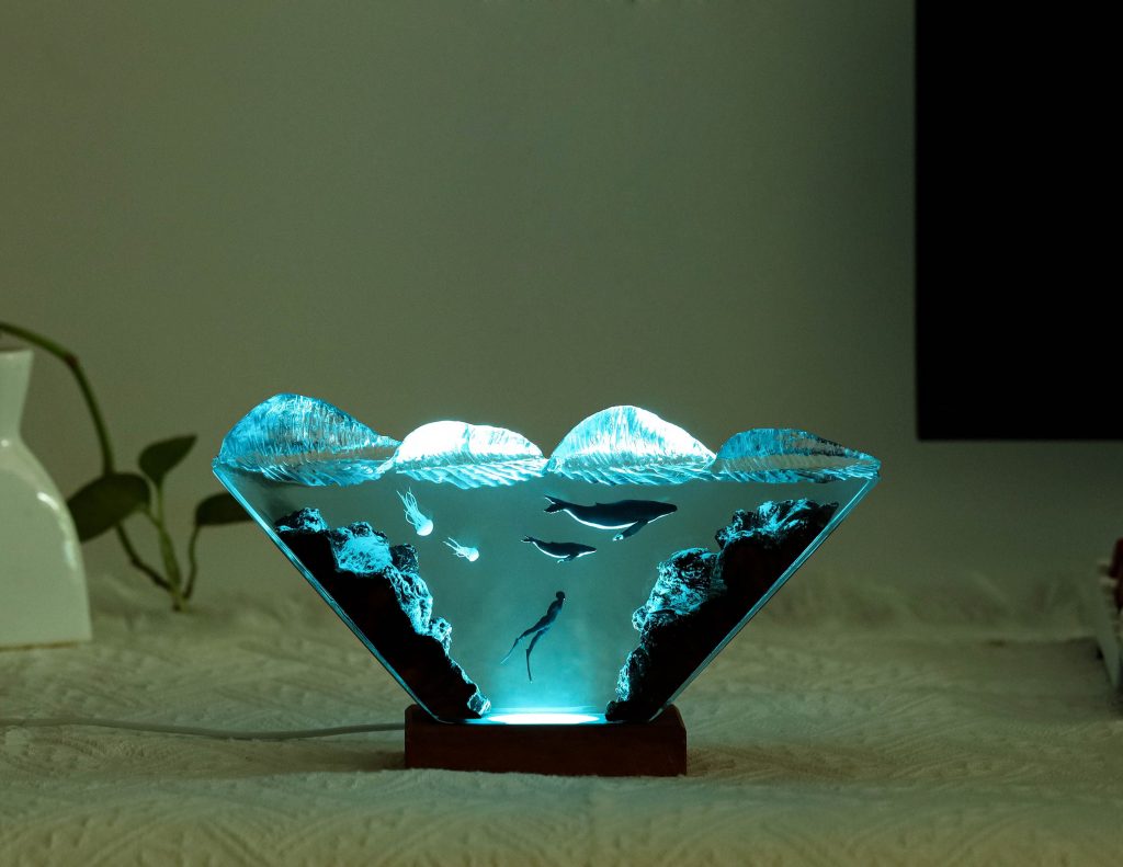 Custom Diver Night light, Humpback whale Epoxy Resin Wood Lamp, Scuba diving night light, Free diving, Home decor, Christmas gift for him
