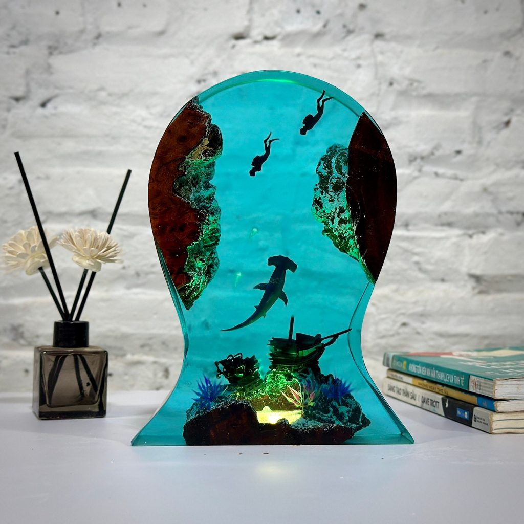 Epoxy Resin Ocean Lamp -  Hammerhead and Couple Diver Night light- Epoxy Resin Wood lamp- Headphone Stand-Unique Summer Gift- Home decor