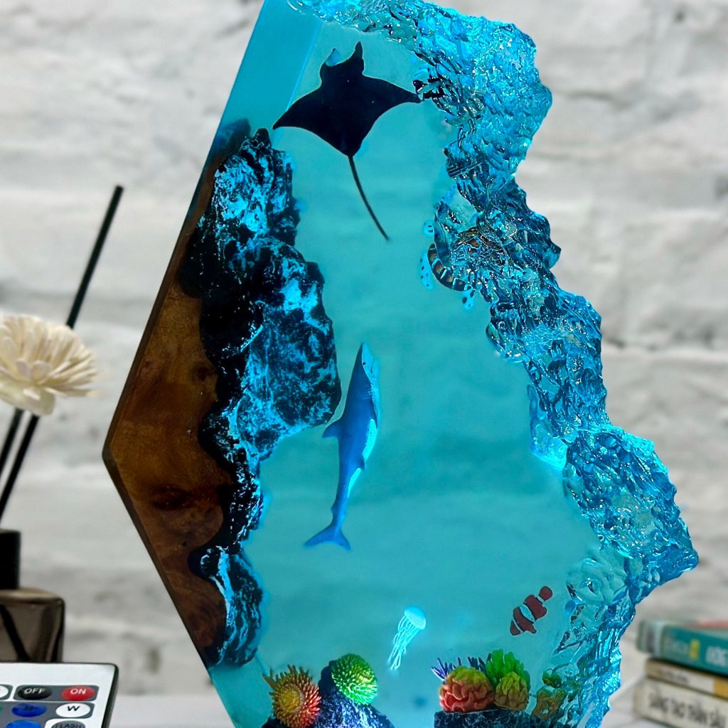 Ocean creatures swim in the coral reef - Night light-Epoxy Resin Ocean Lamp - GreatWhite Shark- Jellyfish and Nemo, Turtle - Home decor