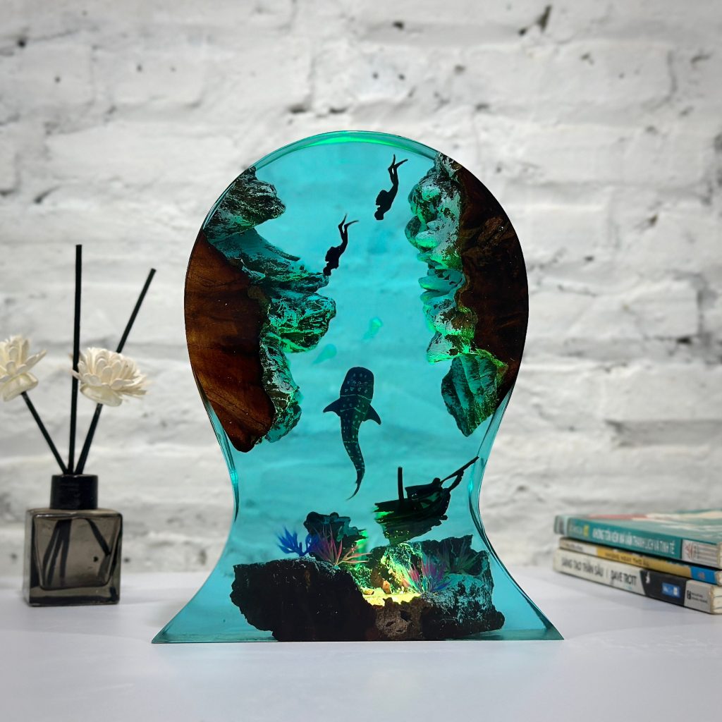 Epoxy Resin Lamp,Whale shark and divers headphone  stand,Resin art lamp,resin night light,Birthday gifts for him,Handmade gift.